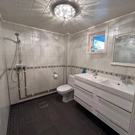 With Sauna And Aurora Views Дом отдыха Karlsoy